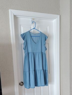 Veveret Flutter Sleeve Tiered Swing Chambray Tencel Dress Medium